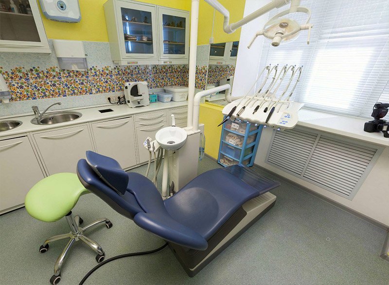 Стоматологический кабинет в клинике "Блеск"